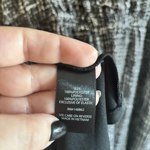 Torrid Black & White Dress. Size 1 - Picture 6 of 6